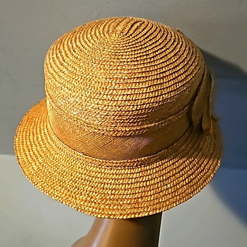 NWOT, Betmar New York Designer Straw Hat w/Front Flower Decor, Tan - Picture 7 of 12